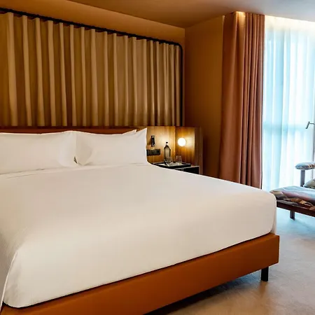 מלון Cenica Hotel, Curio Collection By Hilton 5*