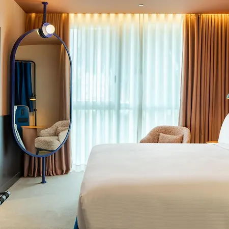 מלון Cenica Hotel, Curio Collection By Hilton 5*
